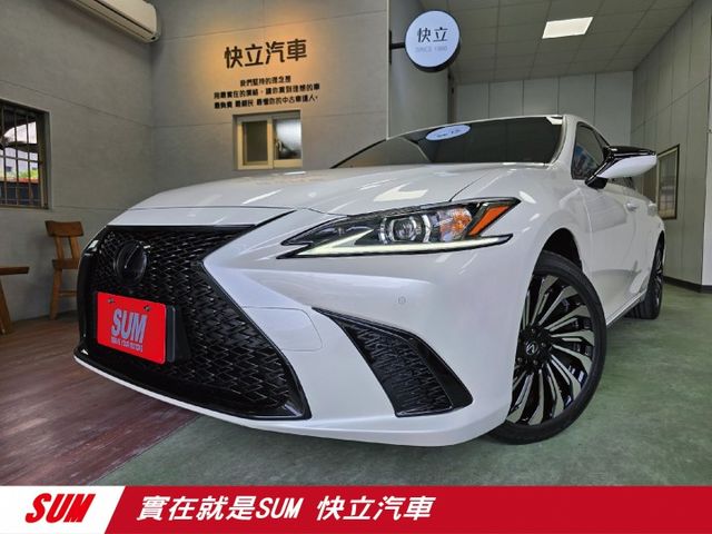 快立嚴選❱❱❱ⓎⒺⓈ認證車2023年9月領牌【曜黑環景版】極光白✴僅跑九千❏原漆原鈑件❏環景❏內外氣氛超級新❏稀有釋出⫷  第1張相片