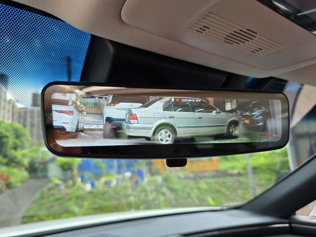 快立嚴選❱❱❱ⓎⒺⓈ認證車2023年9月領牌【曜黑環景版】極光白✴僅跑九千❏原漆原鈑件❏環景❏內外氣氛超級新❏稀有釋出⫷  第15張相片