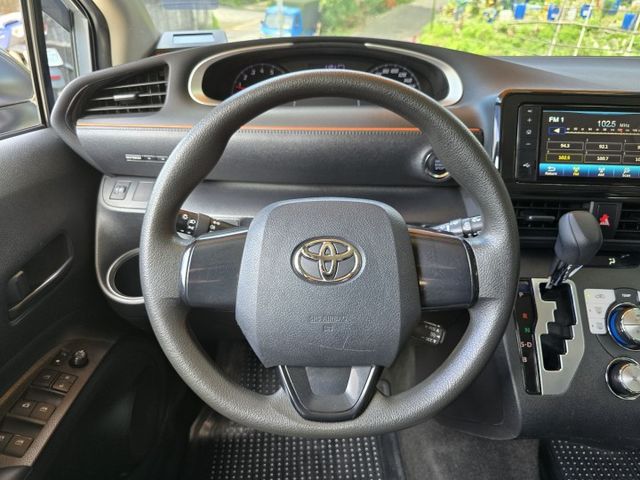快立嚴選❱❱❱ⓎⒺⓈ認證車2018年12月領牌【七人座▪︎魅力風尚版】極光銀✲原漆原鈑件❏雙色內裝❏六安❏中央空調❏定速  第10張相片