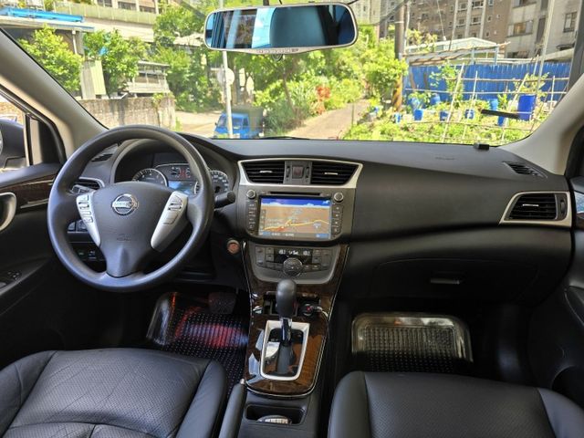 快立嚴選❱❱❱ⓎⒺⓈ認證車2014年【豪華影音版】銀雪灰✴里程保證❏原鈑件❏導航❏免鑰❏恆溫❏電折後視鏡❏後座冷氣出風口  第14張相片
