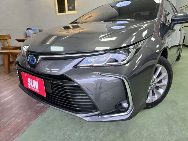 快立嚴選❱❱❱ⓎⒺⓈ認證車2022年【油電精裝尊爵版】雲河灰✴僅跑四萬❏原鈑件❏安卓機❏盲點❏免鑰❏全彩儀表❏全速域跟車  第2張相片