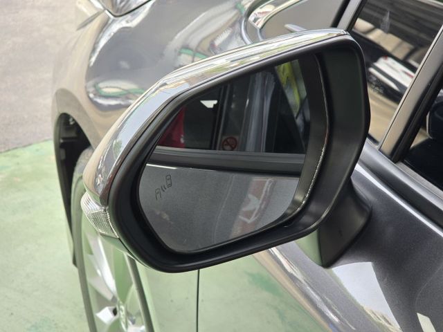 快立嚴選❱❱❱ⓎⒺⓈ認證車2022年【油電精裝尊爵版】雲河灰✴僅跑四萬❏原鈑件❏安卓機❏盲點❏免鑰❏全彩儀表❏全速域跟車  第7張相片