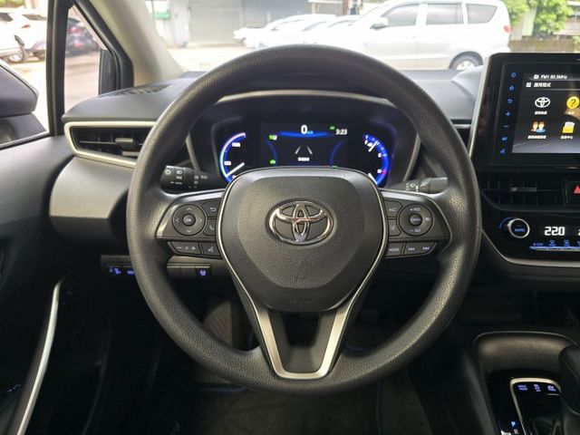 快立嚴選❱❱❱ⓎⒺⓈ認證車2022年【油電精裝尊爵版】雲河灰✴僅跑四萬❏原鈑件❏安卓機❏盲點❏免鑰❏全彩儀表❏全速域跟車  第12張相片