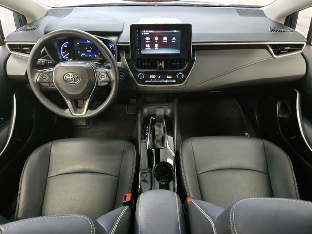 快立嚴選❱❱❱ⓎⒺⓈ認證車2022年【油電精裝尊爵版】雲河灰✴僅跑四萬❏原鈑件❏安卓機❏盲點❏免鑰❏全彩儀表❏全速域跟車  第16張相片