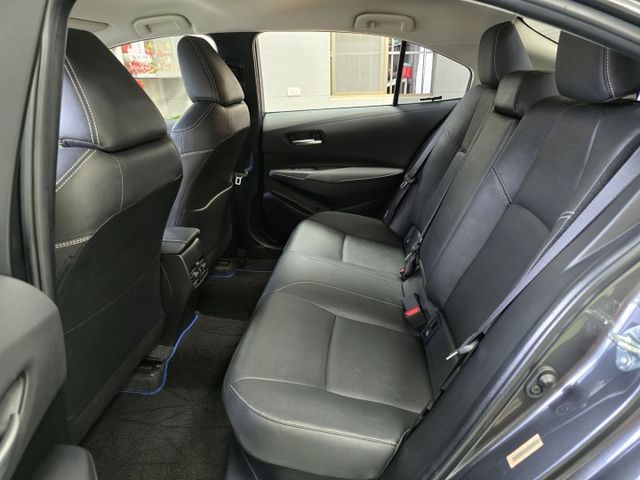 快立嚴選❱❱❱ⓎⒺⓈ認證車2022年【油電精裝尊爵版】雲河灰✴僅跑四萬❏原鈑件❏安卓機❏盲點❏免鑰❏全彩儀表❏全速域跟車  第18張相片