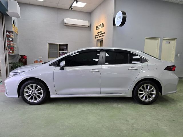 快立嚴選❱❱❱ⓎⒺⓈ認證車2022年7月【精裝豪華版】極光銀✴實跑九萬八❏原鈑件❏安卓機❏全速域跟車❏四輪新❏代步車首選  第4張相片