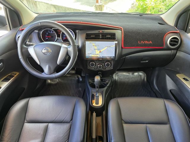 快立嚴選❱❱❱ⓎⒺⓈ認證車2017年7月【行家影音版】月牙白✴僅跑八萬❏全車100%原鈑件❏安卓影音❏省油大空間❏可全貸  第11張相片