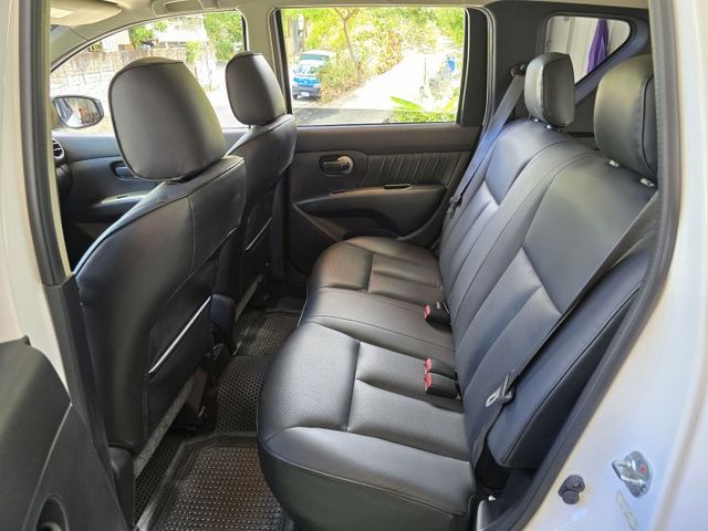 快立嚴選❱❱❱ⓎⒺⓈ認證車2017年7月【行家影音版】月牙白✴僅跑八萬❏全車100%原鈑件❏安卓影音❏省油大空間❏可全貸  第16張相片