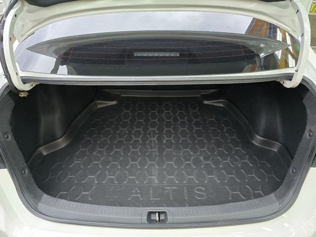 快立嚴選❱❱❱ⓎⒺⓈ認證車2019年7月【精裝豪華版】雪貂白♡僅跑八萬❏全車原鈑件❏安卓機❏導航❏電折❏恆溫❏可全額貸款  第16張相片