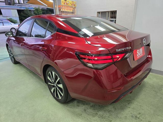 快立嚴選❱❱❱ⓎⒺⓈ認證車2024年【尊爵智駕版】勁曜紅✴僅跑一萬三❏原漆原鈑件❏數位儀表❏17吋鋁圈❏原廠保固❏可全貸  第6張相片