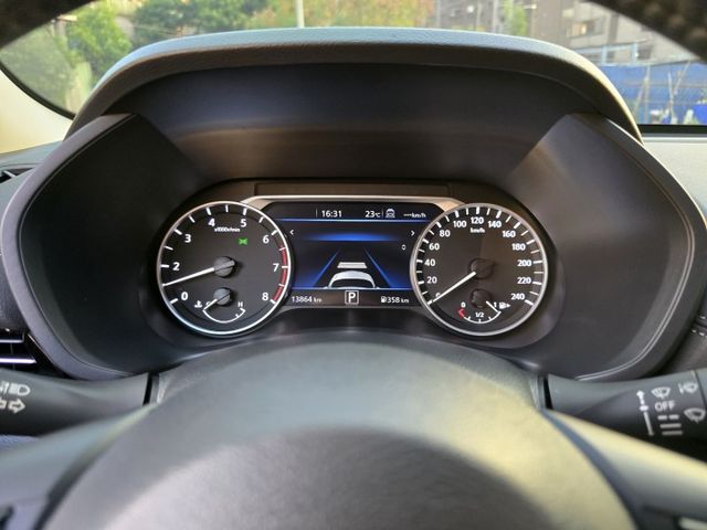 快立嚴選❱❱❱ⓎⒺⓈ認證車2024年【尊爵智駕版】勁曜紅✴僅跑一萬三❏原漆原鈑件❏數位儀表❏17吋鋁圈❏原廠保固❏可全貸  第10張相片