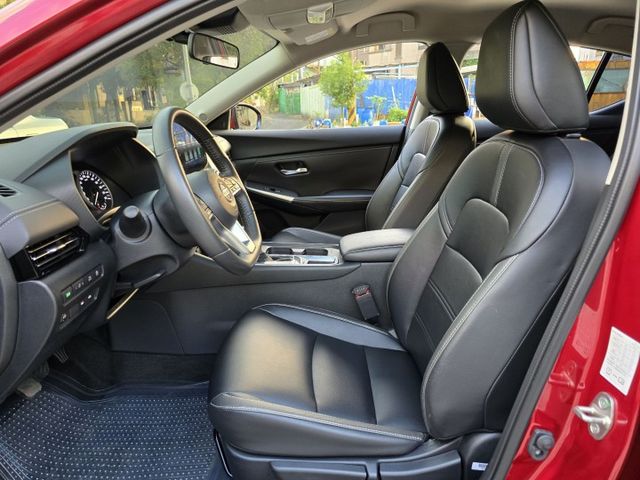 快立嚴選❱❱❱ⓎⒺⓈ認證車2024年【尊爵智駕版】勁曜紅✴僅跑一萬三❏原漆原鈑件❏數位儀表❏17吋鋁圈❏原廠保固❏可全貸  第11張相片