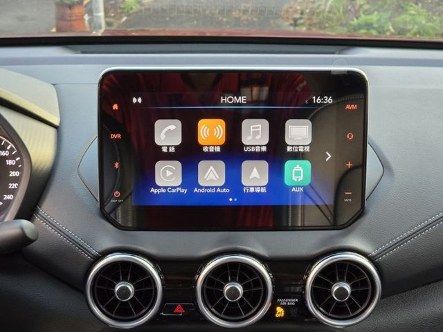 快立嚴選❱❱❱ⓎⒺⓈ認證車2024年【尊爵智駕版】勁曜紅✴僅跑一萬三❏原漆原鈑件❏數位儀表❏17吋鋁圈❏原廠保固❏可全貸  第15張相片