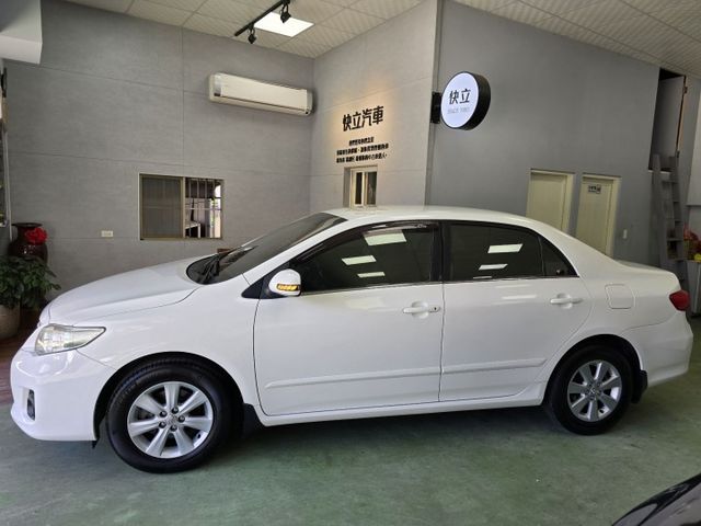 快立嚴選❱❱❱ⓎⒺⓈ認證車2012年型式【精裝E版】雪貂白♡里程保證❏原鈑件❏導航❏恆溫❏電折❏代步首選❏四輪新❏可全貸  第4張相片