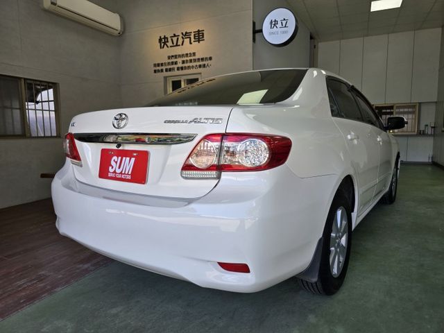 快立嚴選❱❱❱ⓎⒺⓈ認證車2012年型式【精裝E版】雪貂白♡里程保證❏原鈑件❏導航❏恆溫❏電折❏代步首選❏四輪新❏可全貸  第5張相片