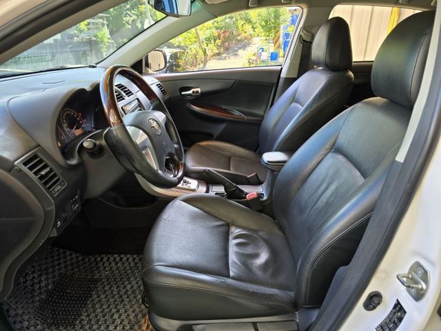 快立嚴選❱❱❱ⓎⒺⓈ認證車2012年型式【精裝E版】雪貂白♡里程保證❏原鈑件❏導航❏恆溫❏電折❏代步首選❏四輪新❏可全貸  第12張相片