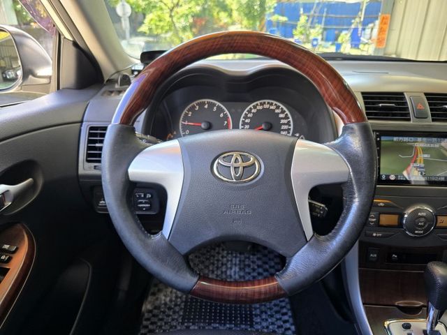 快立嚴選❱❱❱ⓎⒺⓈ認證車2012年型式【精裝E版】雪貂白♡里程保證❏原鈑件❏導航❏恆溫❏電折❏代步首選❏四輪新❏可全貸  第13張相片