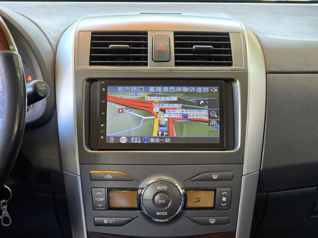 快立嚴選❱❱❱ⓎⒺⓈ認證車2012年型式【精裝E版】雪貂白♡里程保證❏原鈑件❏導航❏恆溫❏電折❏代步首選❏四輪新❏可全貸  第15張相片