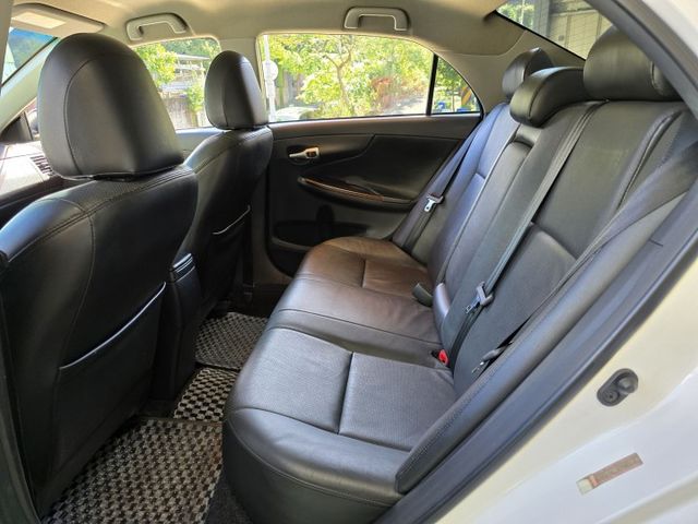 快立嚴選❱❱❱ⓎⒺⓈ認證車2012年型式【精裝E版】雪貂白♡里程保證❏原鈑件❏導航❏恆溫❏電折❏代步首選❏四輪新❏可全貸  第18張相片