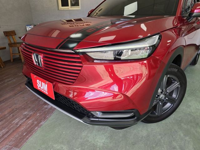 快立嚴選❱❱❱ⓎⒺⓈ認證車2022年9月【尊榮版】晶焰紅✴僅跑七萬❏電尾門❏盲點監視❏手機無限充電❏雙區恆溫❏可全額貸款  第2張相片