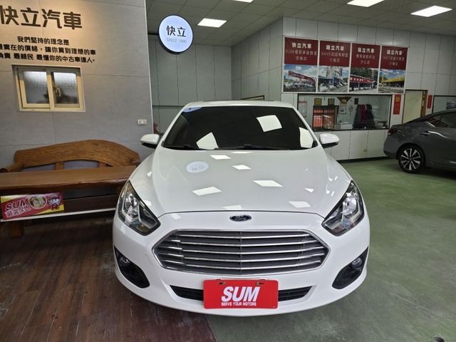 快立嚴選❱❱❱ⓎⒺⓈ認證車2019年【時尚型】皓月白✴僅跑七萬❏原鈑件❏導航❏皮椅❏六氣囊❏恆溫❏定速❏原廠保養❏可全貸  第3張相片