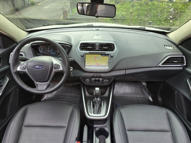 快立嚴選❱❱❱ⓎⒺⓈ認證車2019年【時尚型】皓月白✴僅跑七萬❏原鈑件❏導航❏皮椅❏六氣囊❏恆溫❏定速❏原廠保養❏可全貸  第14張相片