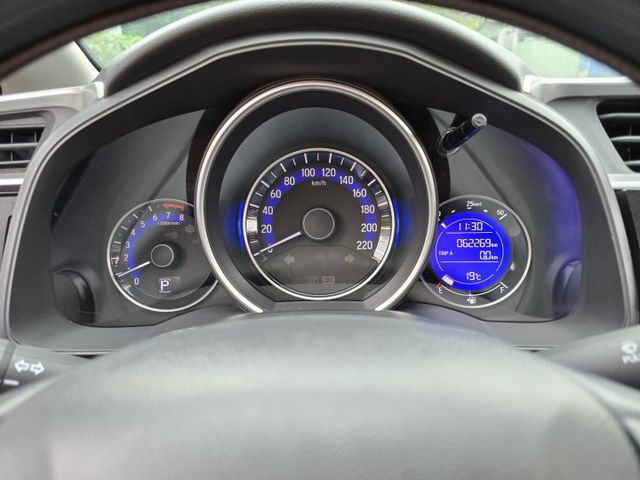 快立嚴選❱❱❱ⓎⒺⓈ認證車2018年領牌【VTi-S】皓月銀✴僅跑六萬❏原鈑件❏雙色皮椅❏安卓機❏定速❏原廠保養❏可全貸  第10張相片