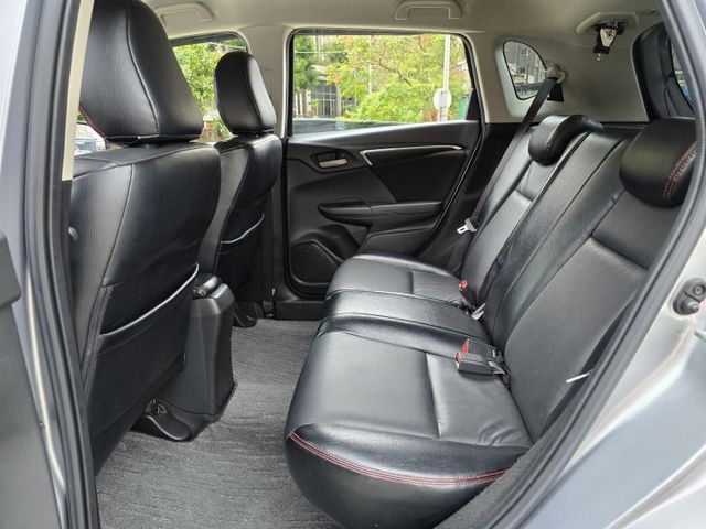 快立嚴選❱❱❱ⓎⒺⓈ認證車2018年領牌【VTi-S】皓月銀✴僅跑六萬❏原鈑件❏雙色皮椅❏安卓機❏定速❏原廠保養❏可全貸  第15張相片