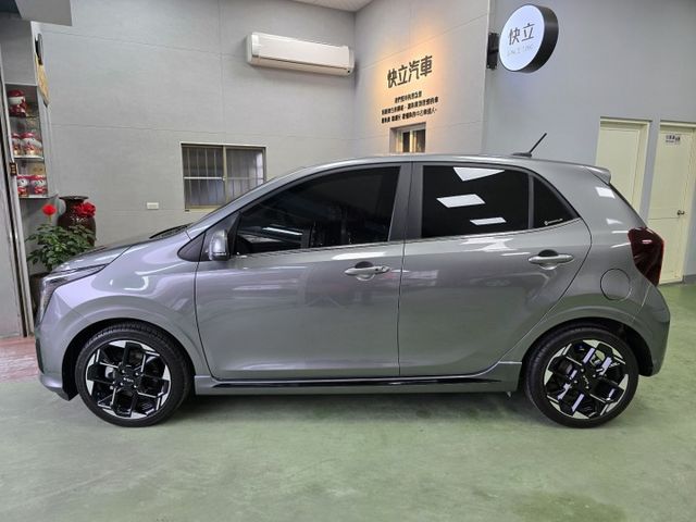 快立嚴選❱❱❱ⓎⒺⓈ認證車2025年10月領牌【APEX+雙套件】星宇灰✴僅跑兩千❏原漆原鈑件❏新車73.9萬❏原廠保固  第4張相片