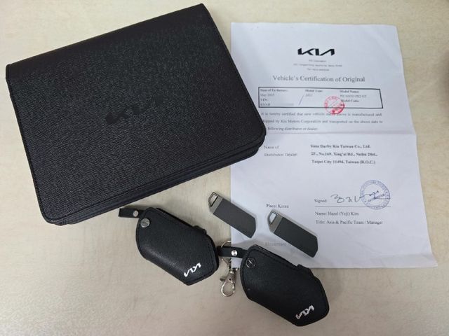 快立嚴選❱❱❱ⓎⒺⓈ認證車2025年10月領牌【APEX+雙套件】星宇灰✴僅跑兩千❏原漆原鈑件❏新車73.9萬❏原廠保固  第10張相片