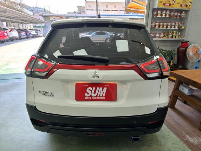 快立嚴選❱❱❱ⓎⒺⓈ認證車2022年9月【輕鬆影音型】冰曜白✴僅跑四萬六❏原漆原鈑件❏安卓機❏免鑰❏電尾❏四輪新❏可全貸  第6張相片