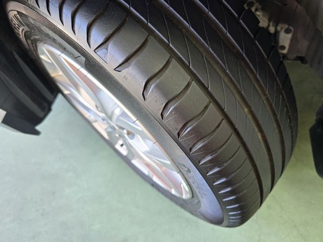 快立嚴選❱❱❱ⓎⒺⓈ認證車2022年9月【輕鬆影音型】冰曜白✴僅跑四萬六❏原漆原鈑件❏安卓機❏免鑰❏電尾❏四輪新❏可全貸  第8張相片