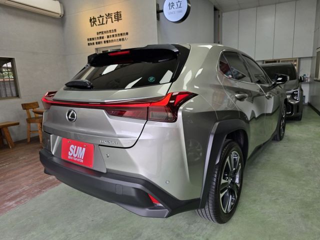 快立嚴選❱❱❱ⓎⒺⓈ認證車2023年領牌【菁英PLUS】極光鈦✲僅跑兩萬❏原漆原鈑件❏盲點❏摸門❏通風座椅❏八吋觸控主機  第4張相片