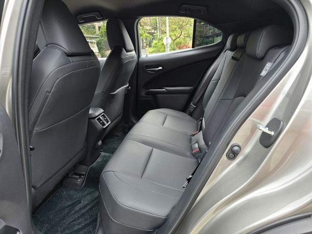 快立嚴選❱❱❱ⓎⒺⓈ認證車2023年領牌【菁英PLUS】極光鈦✲僅跑兩萬❏原漆原鈑件❏盲點❏摸門❏通風座椅❏八吋觸控主機  第18張相片