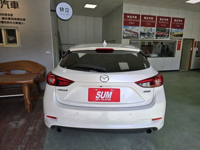 快立嚴選❱❱❱ⓎⒺⓈ認證車2019年型式【尊榮進化版】曜雪白✴僅跑四萬八❏原漆原鈑件❏LED頭尾燈❏盲點❏導航❏原廠保養  第6張相片