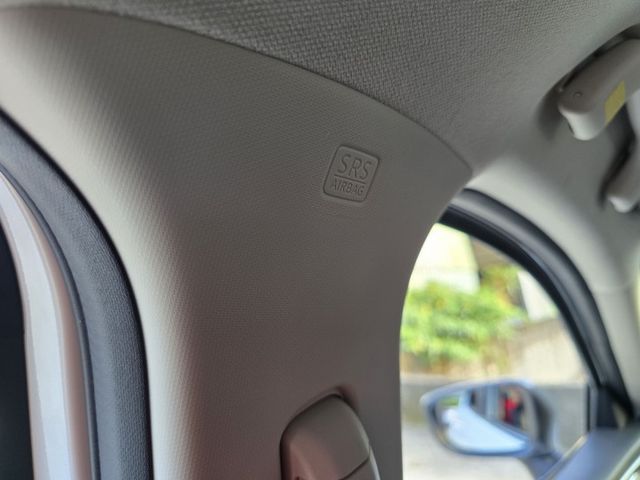 快立嚴選❱❱❱ⓎⒺⓈ認證車2019年型式【尊榮進化版】曜雪白✴僅跑四萬八❏原漆原鈑件❏LED頭尾燈❏盲點❏導航❏原廠保養  第14張相片