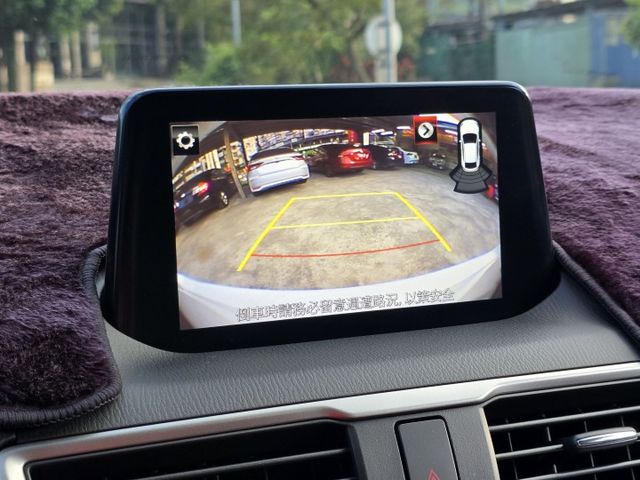 快立嚴選❱❱❱ⓎⒺⓈ認證車2019年型式【尊榮進化版】曜雪白✴僅跑四萬八❏原漆原鈑件❏LED頭尾燈❏盲點❏導航❏原廠保養  第17張相片