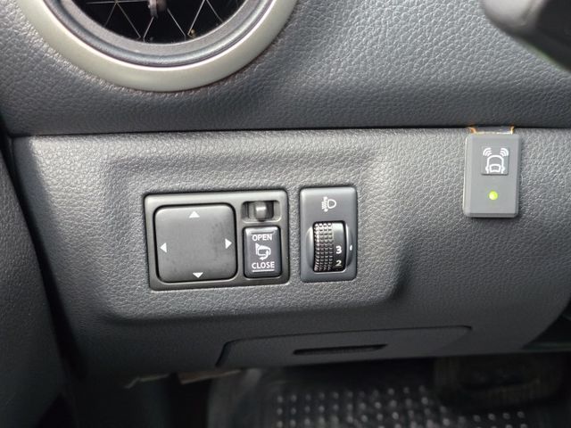 快立嚴選❱❱❱ⓎⒺⓈ認證車2016年【行家影音版】滾石灰✴僅跑八萬❏全車原鈑件❏安卓機❏電折後視鏡❏平整化套件❏可全額貸  第11張相片