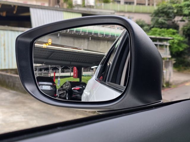 快立嚴選❱❱❱ⓎⒺⓈ認證車2020年【頂級型】曜雪白✴僅跑三萬九❏原漆原鈑件❏全速域跟車❏環景❏盲點❏原廠保養❏可全額貸  第7張相片