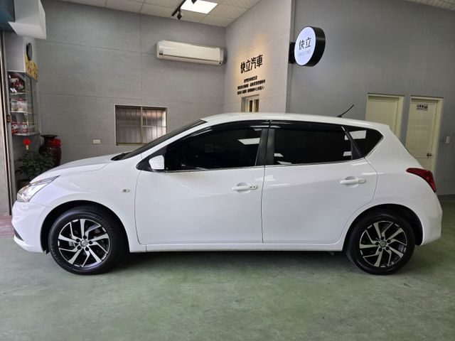 快立嚴選❱❱❱ⓎⒺⓈ認證車2021年【旗艦版】雅典白✴僅跑三萬三❏全車原鈑件❏免鑰匙❏定速❏盲點❏六氣囊❏車庫車❏可全貸  第4張相片