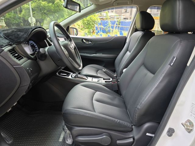 快立嚴選❱❱❱ⓎⒺⓈ認證車2021年【旗艦版】雅典白✴僅跑三萬三❏全車原鈑件❏免鑰匙❏定速❏盲點❏六氣囊❏車庫車❏可全貸  第10張相片