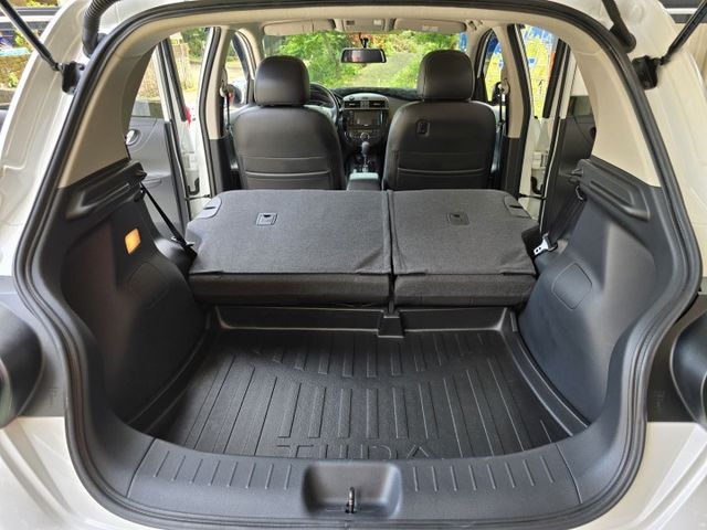 快立嚴選❱❱❱ⓎⒺⓈ認證車2021年【旗艦版】雅典白✴僅跑三萬三❏全車原鈑件❏免鑰匙❏定速❏盲點❏六氣囊❏車庫車❏可全貸  第19張相片