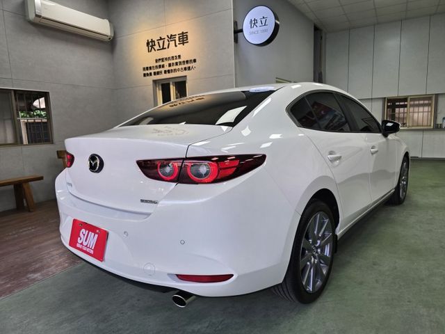 快立嚴選❱❱❱ⓎⒺⓈ認證車2023年【P版】曜雪白✴僅跑四萬❏原漆原鈑件❏ALH智慧型頭燈❏環景❏盲點❏皮椅❏原廠保養✔  第5張相片