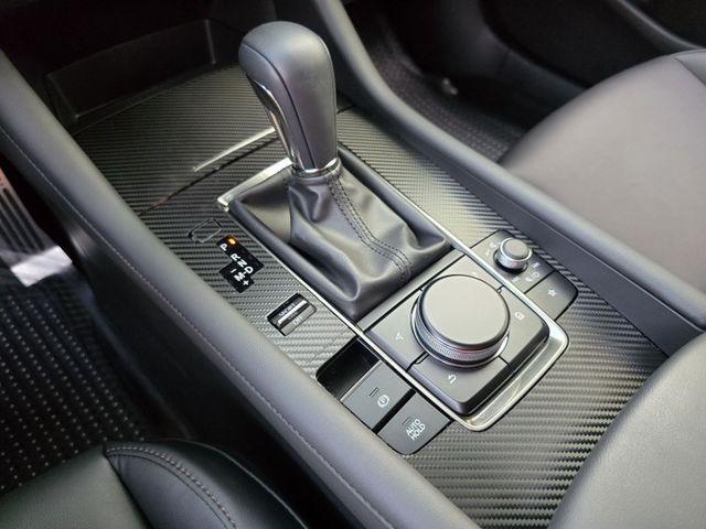 快立嚴選❱❱❱ⓎⒺⓈ認證車2023年【P版】曜雪白✴僅跑四萬❏原漆原鈑件❏ALH智慧型頭燈❏環景❏盲點❏皮椅❏原廠保養✔  第13張相片