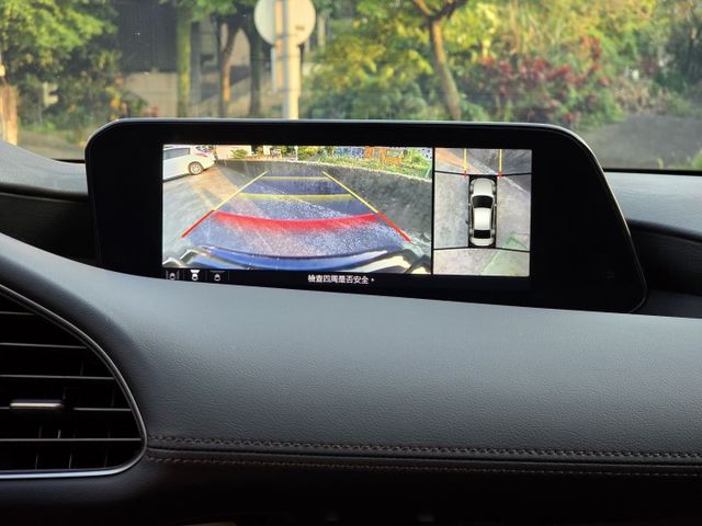 快立嚴選❱❱❱ⓎⒺⓈ認證車2023年【P版】曜雪白✴僅跑四萬❏原漆原鈑件❏ALH智慧型頭燈❏環景❏盲點❏皮椅❏原廠保養✔  第15張相片