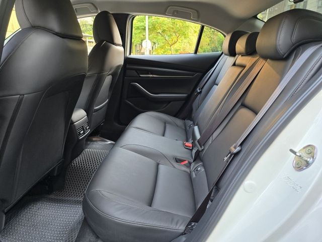 快立嚴選❱❱❱ⓎⒺⓈ認證車2023年【P版】曜雪白✴僅跑四萬❏原漆原鈑件❏ALH智慧型頭燈❏環景❏盲點❏皮椅❏原廠保養✔  第18張相片