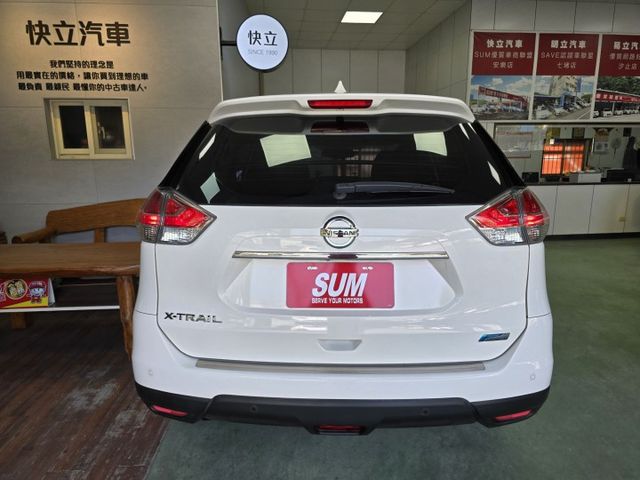 快立嚴選❱❱❱ⓎⒺⓈ認證車2015年【經典影音版】雪奔白✴里程保證❏日型燈❏衛星導航❏倒車顯影❏一手車❏原廠保養❏可全貸  第6張相片