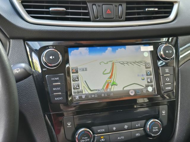 快立嚴選❱❱❱ⓎⒺⓈ認證車2015年【經典影音版】雪奔白✴里程保證❏日型燈❏衛星導航❏倒車顯影❏一手車❏原廠保養❏可全貸  第14張相片