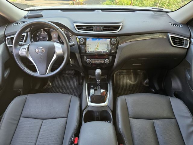 快立嚴選❱❱❱ⓎⒺⓈ認證車2015年【經典影音版】雪奔白✴里程保證❏日型燈❏衛星導航❏倒車顯影❏一手車❏原廠保養❏可全貸  第15張相片