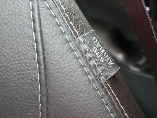 快立嚴選❱❱❱ⓎⒺⓈ認證車2019年【頂級型】魂晶紅✴僅跑十萬❏皮質座椅❏免鑰匙❏LED頭燈❏盲點❏六氣囊❏倒顯❏可全貸  第12張相片